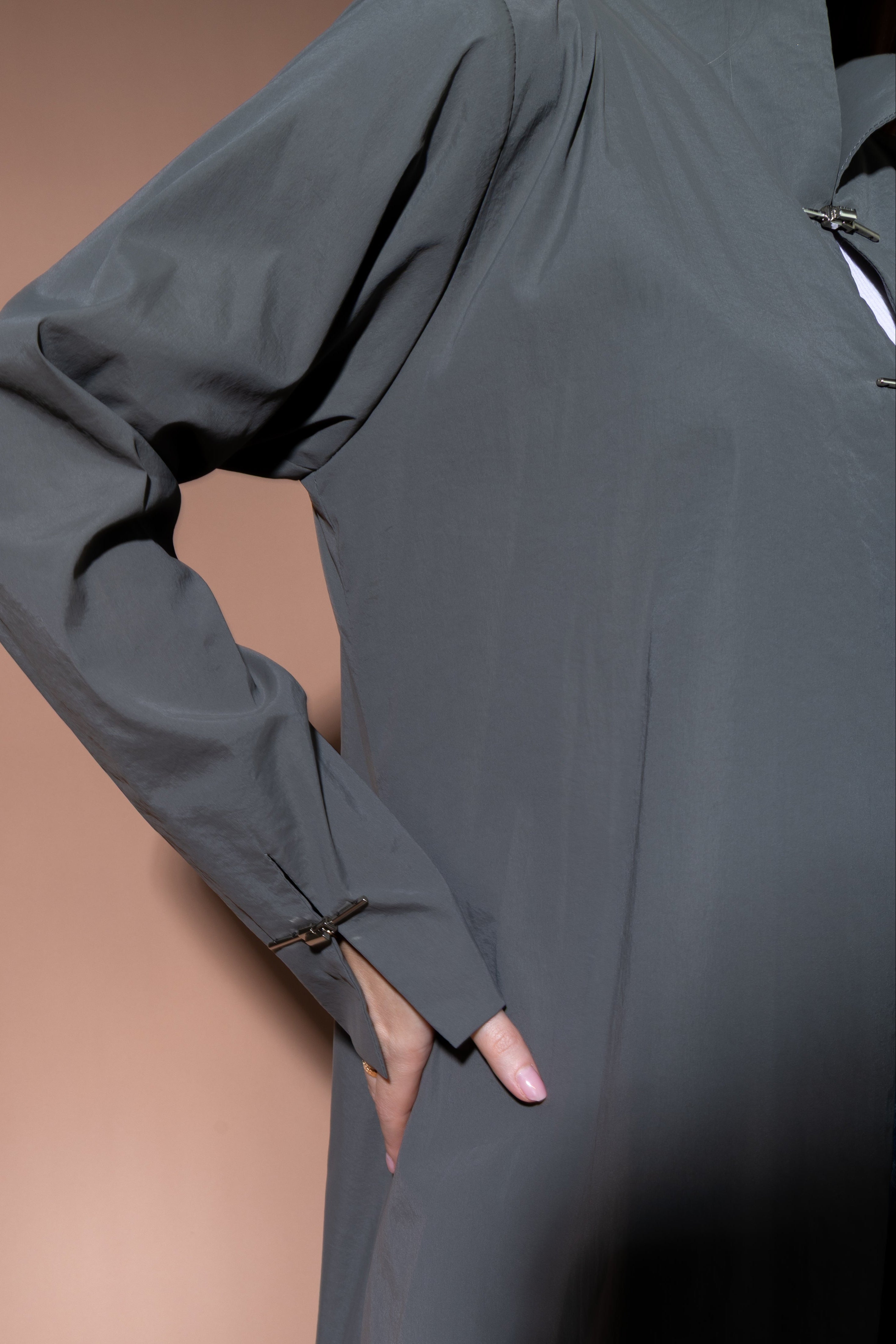 The UV Buckle Abaya in Utility Gray