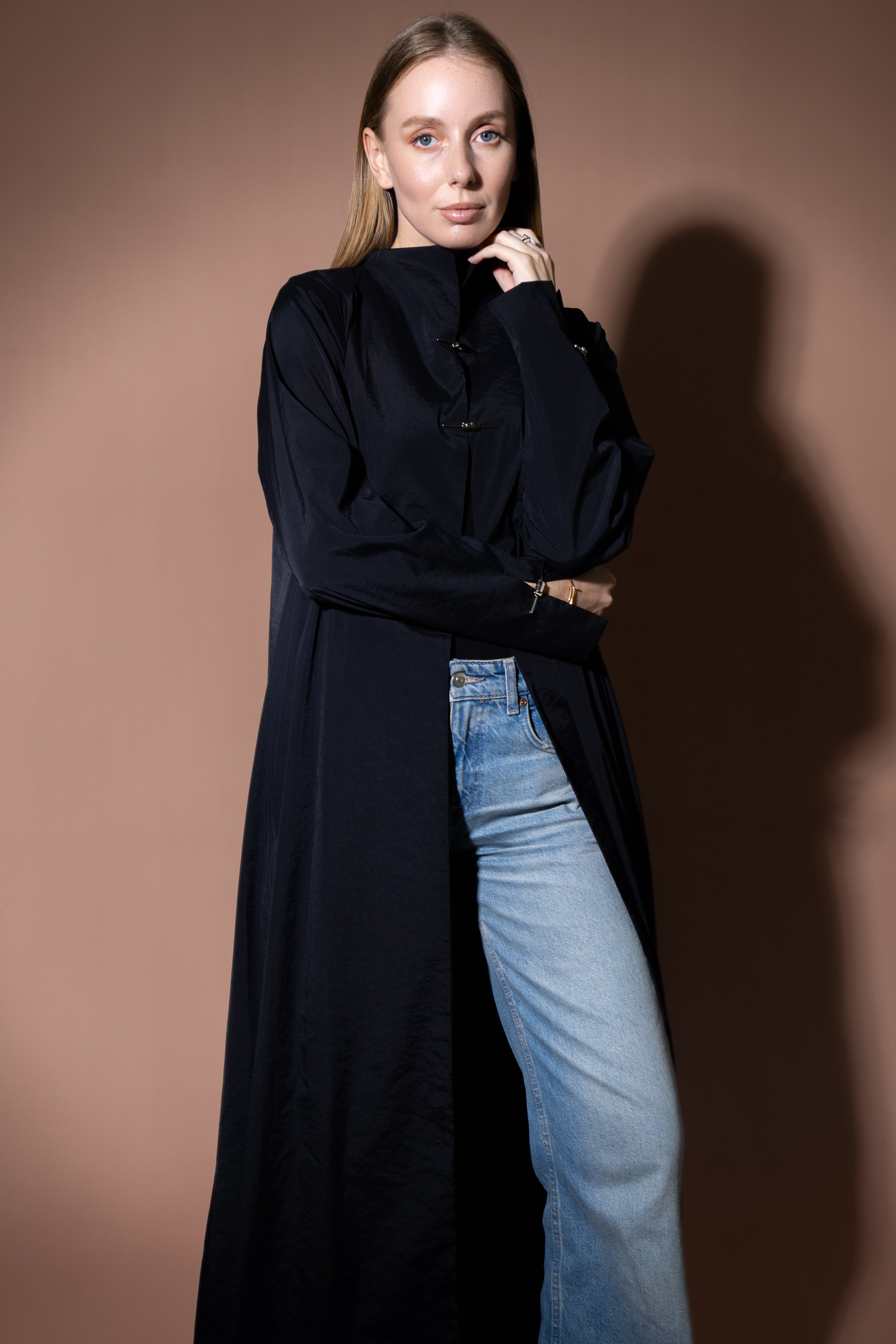 The UV Buckle Abaya in Black