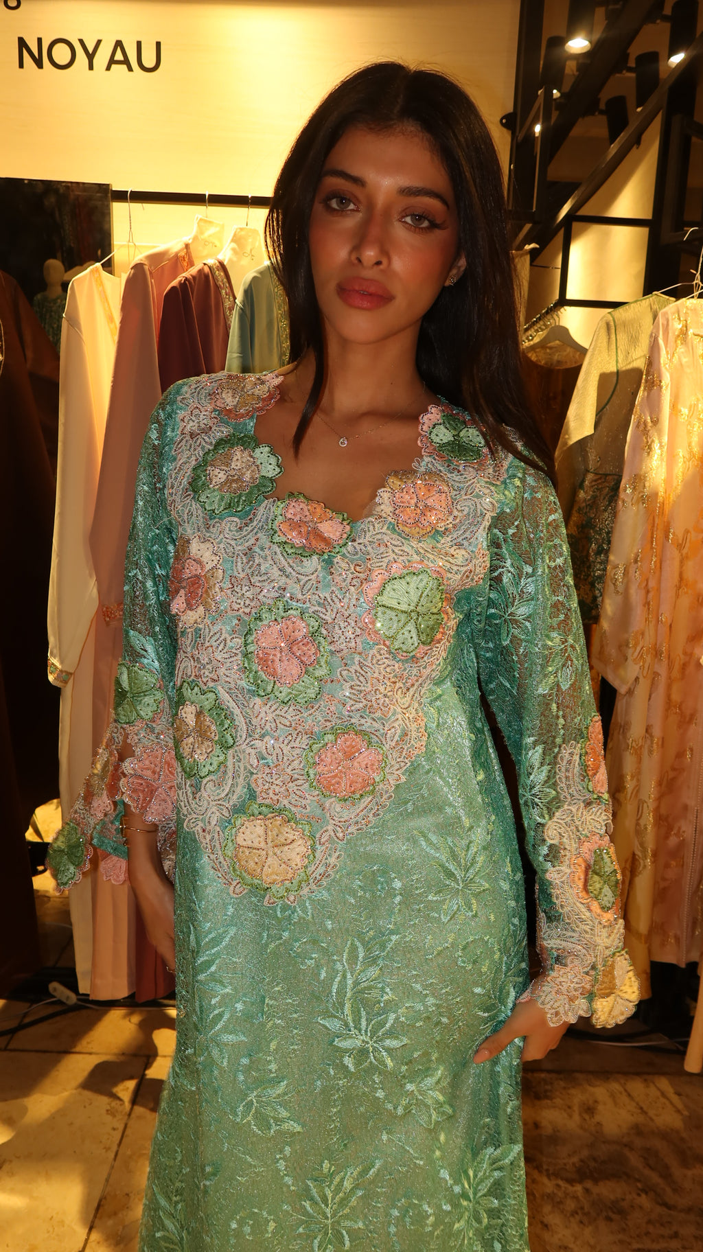 Amna